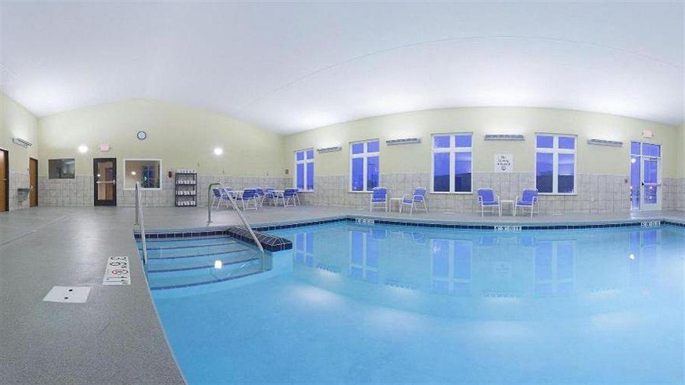 Holiday Inn Express Hotel & Suites Antigo By Ihg Eksteriør billede