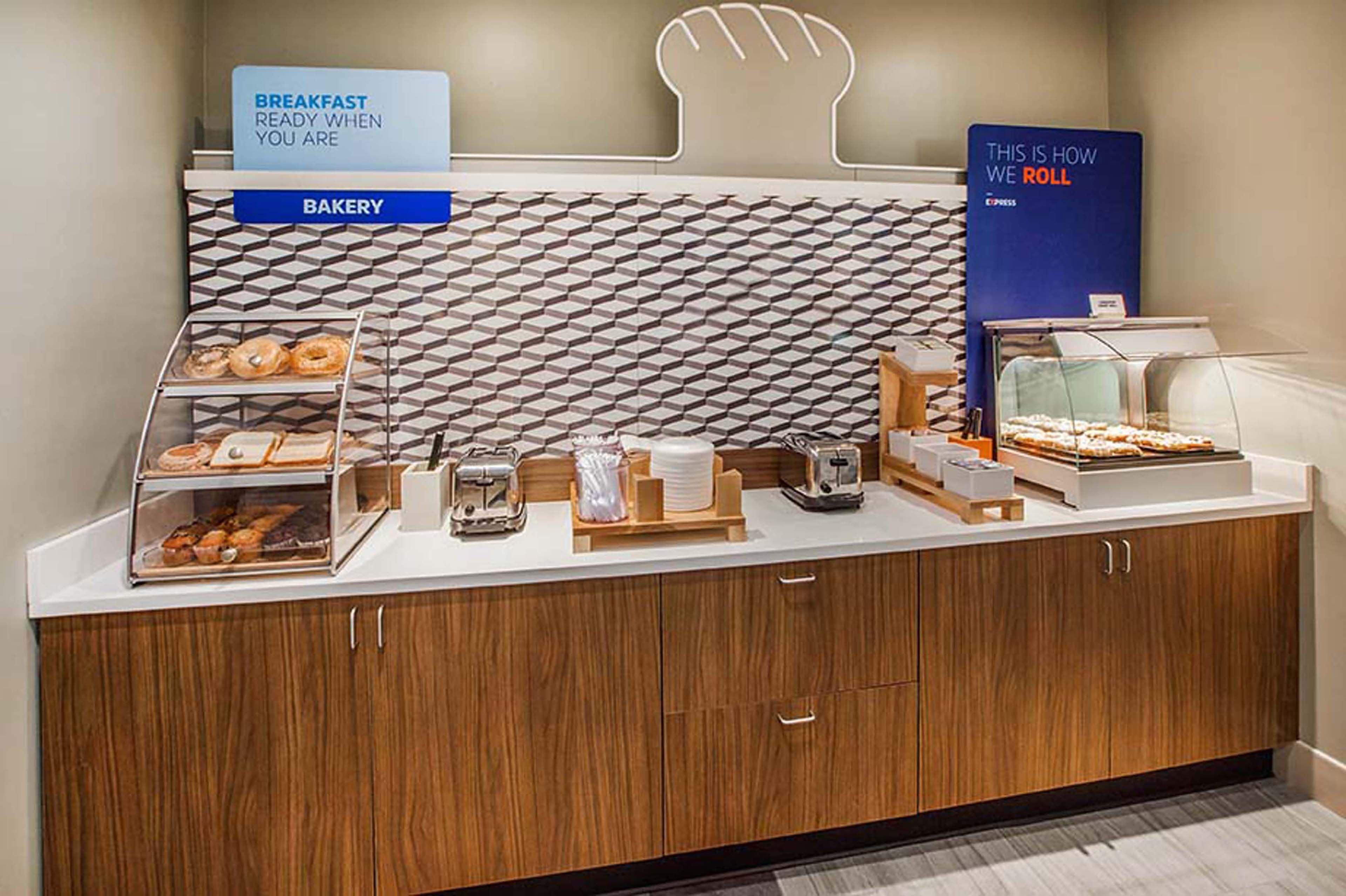 Holiday Inn Express Hotel & Suites Antigo By Ihg Eksteriør billede