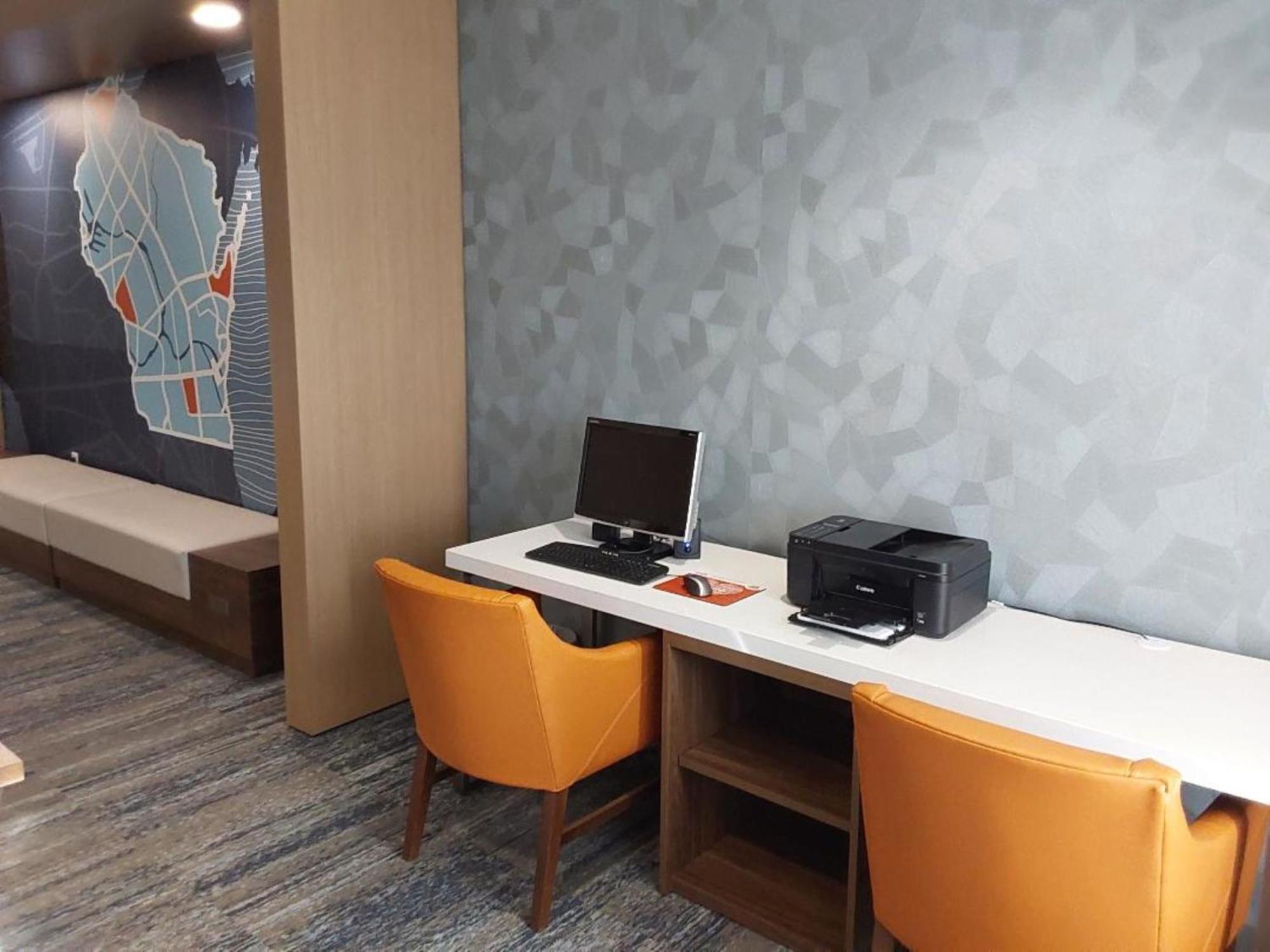 Holiday Inn Express Hotel & Suites Antigo By Ihg Eksteriør billede