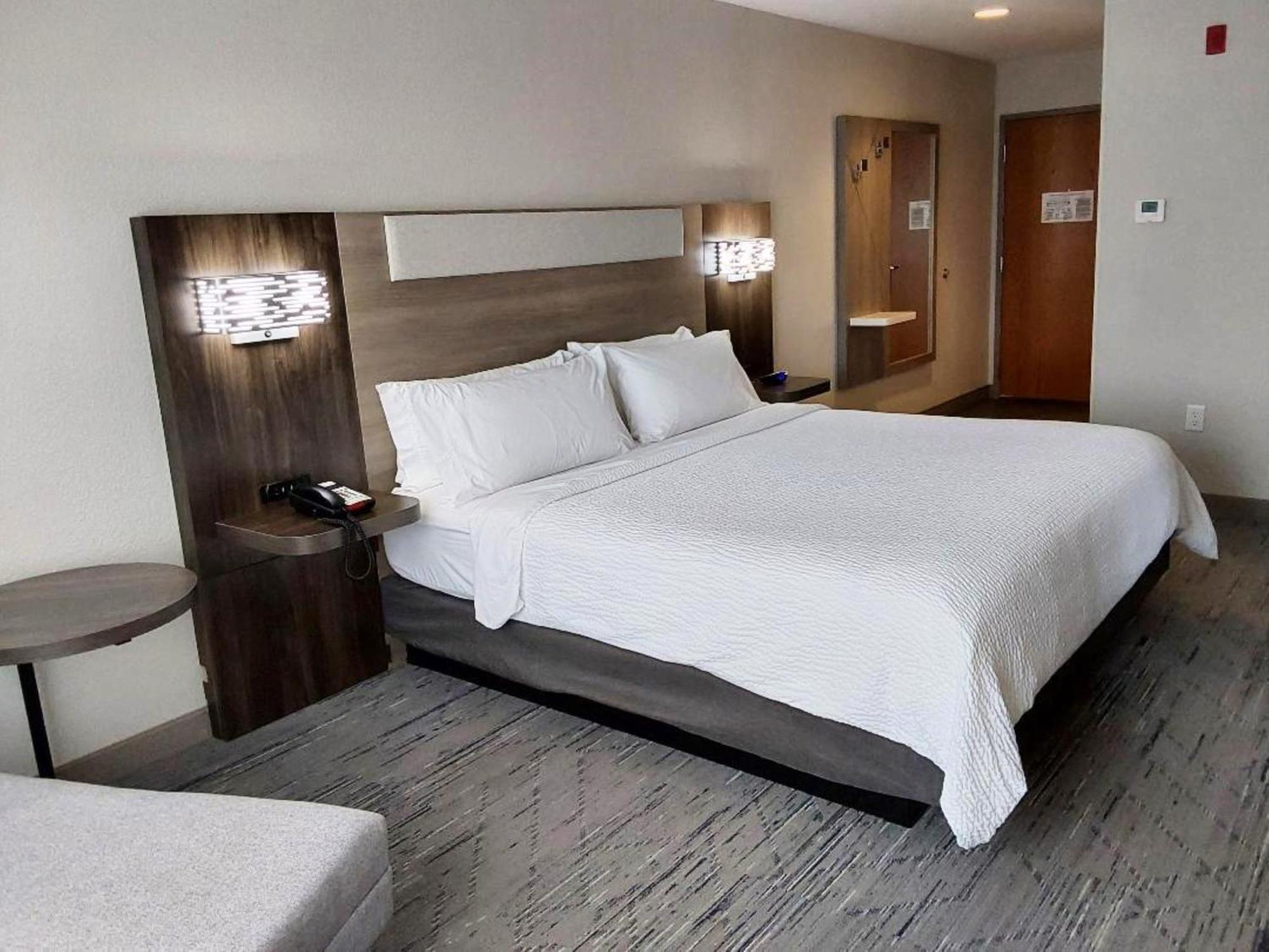 Holiday Inn Express Hotel & Suites Antigo By Ihg Eksteriør billede