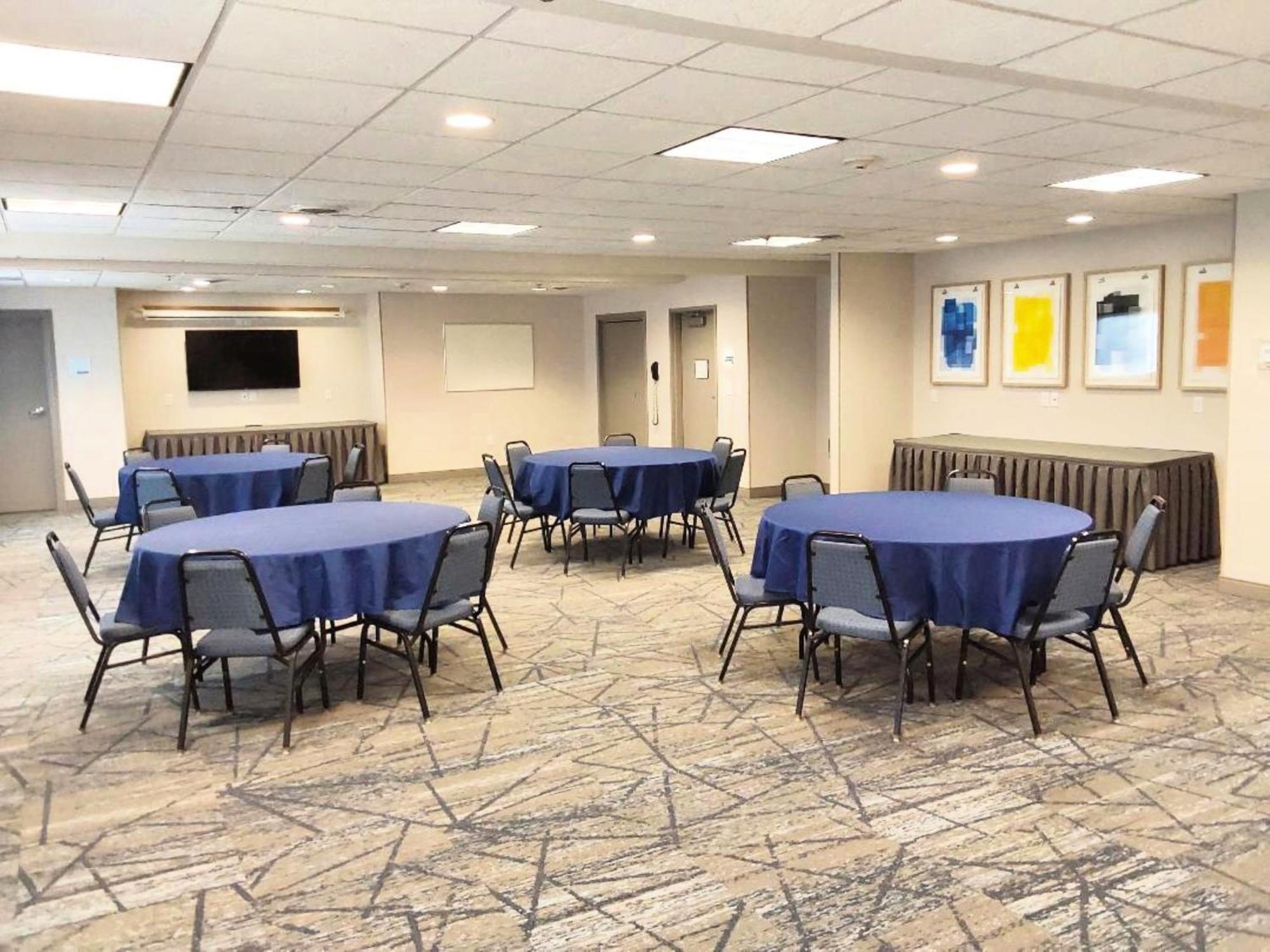 Holiday Inn Express Hotel & Suites Antigo By Ihg Eksteriør billede