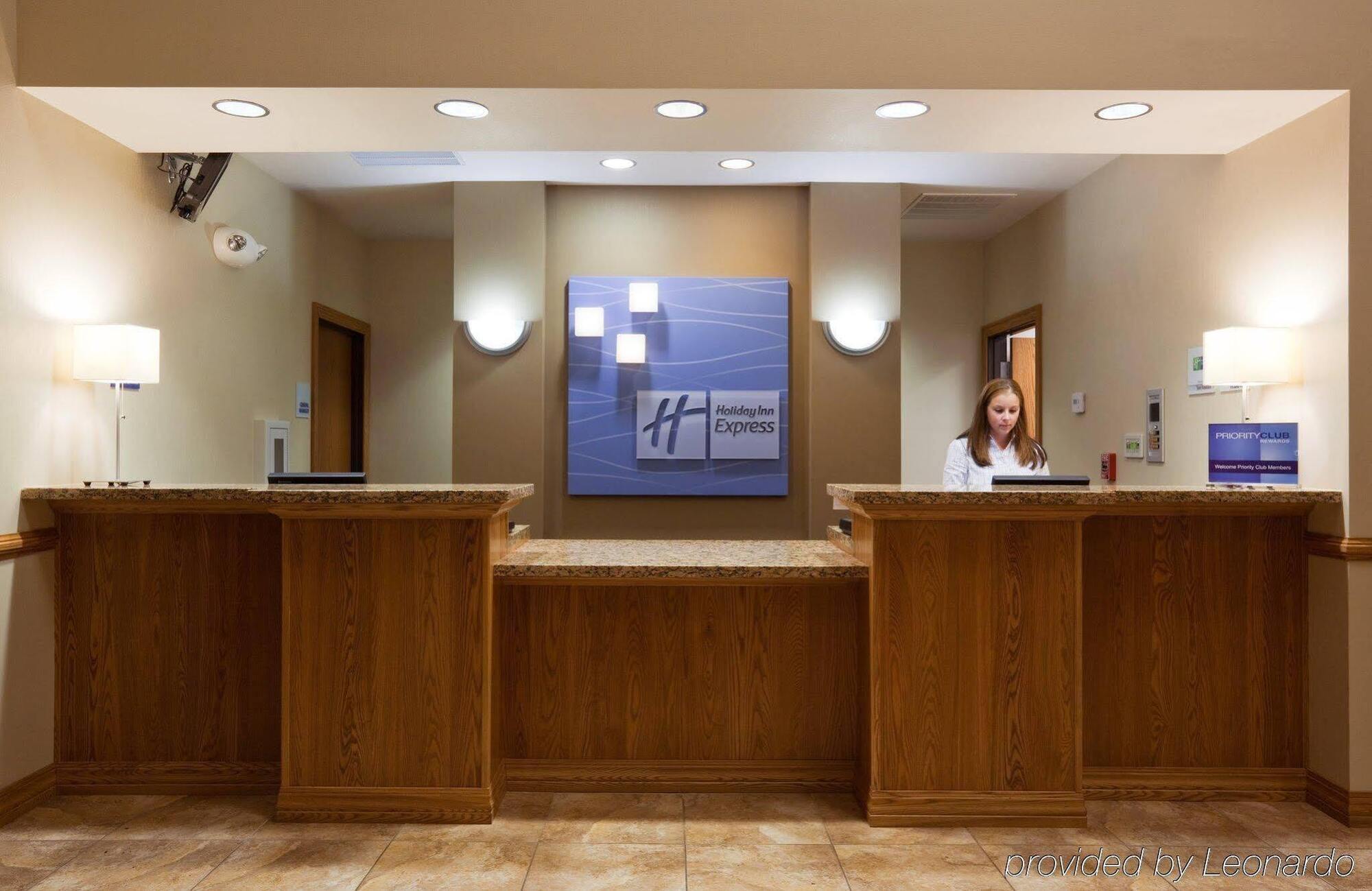 Holiday Inn Express Hotel & Suites Antigo By Ihg Eksteriør billede